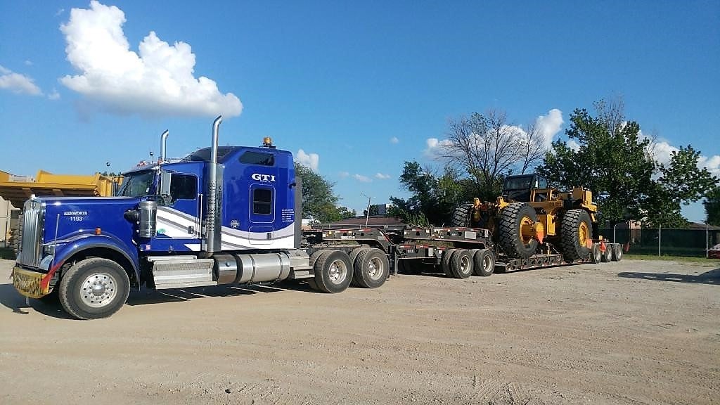 CAT 773 mining excavator transport